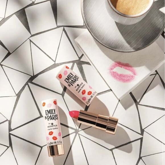 New Emily In Paris by essence Matte Lipstick 3.2 g - Picture 2 of 2